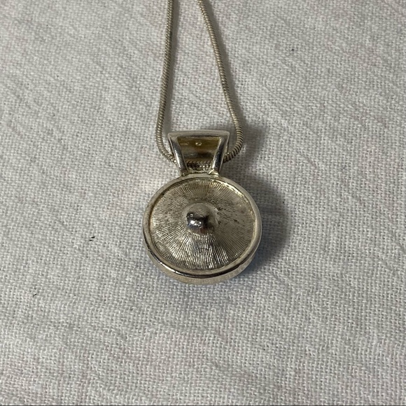 FREE IF BUNDLED Pendant Necklace with Blue Gem on Silver Chain OS EUC - Picture 3 of 4